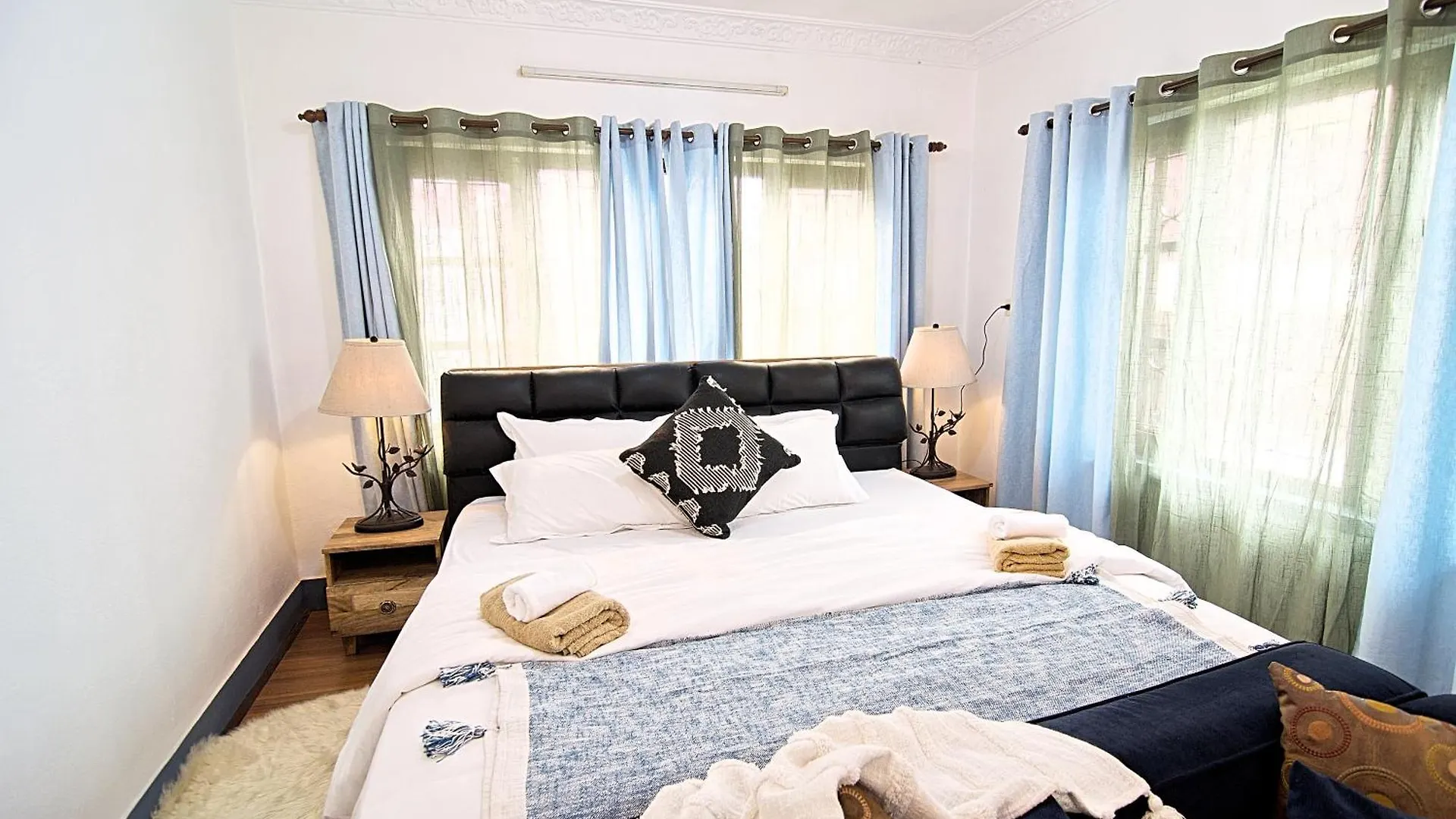 Wanderer'S Home Double Bedrooms With Living And Kitchen - A Home Away From Home Kathmandu 0*,